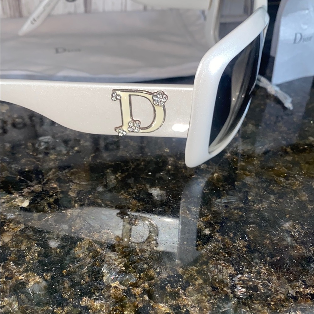 Dior Ivory Sunglasses with Gold Detail - Picture 2 of 5